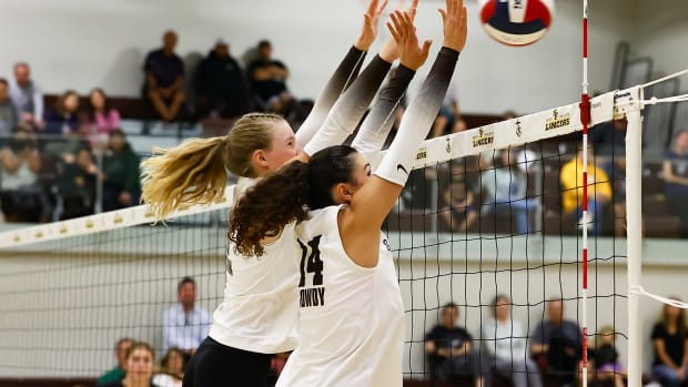 Saint Francis 3, Mitty 1 girls volleyball by Jim Malone 9-27-23092720233